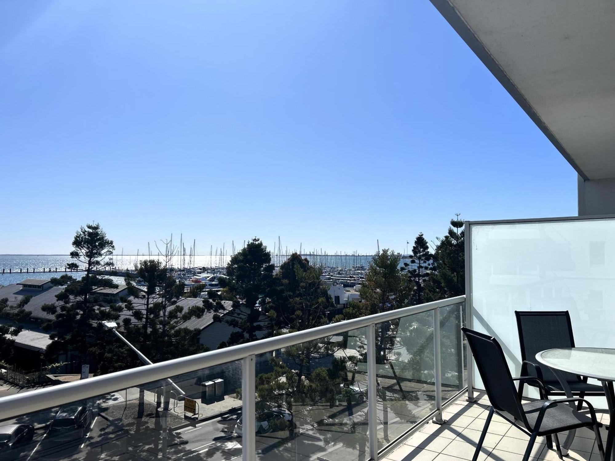 The Waterfront Apartments Джелонг Экстерьер фото
