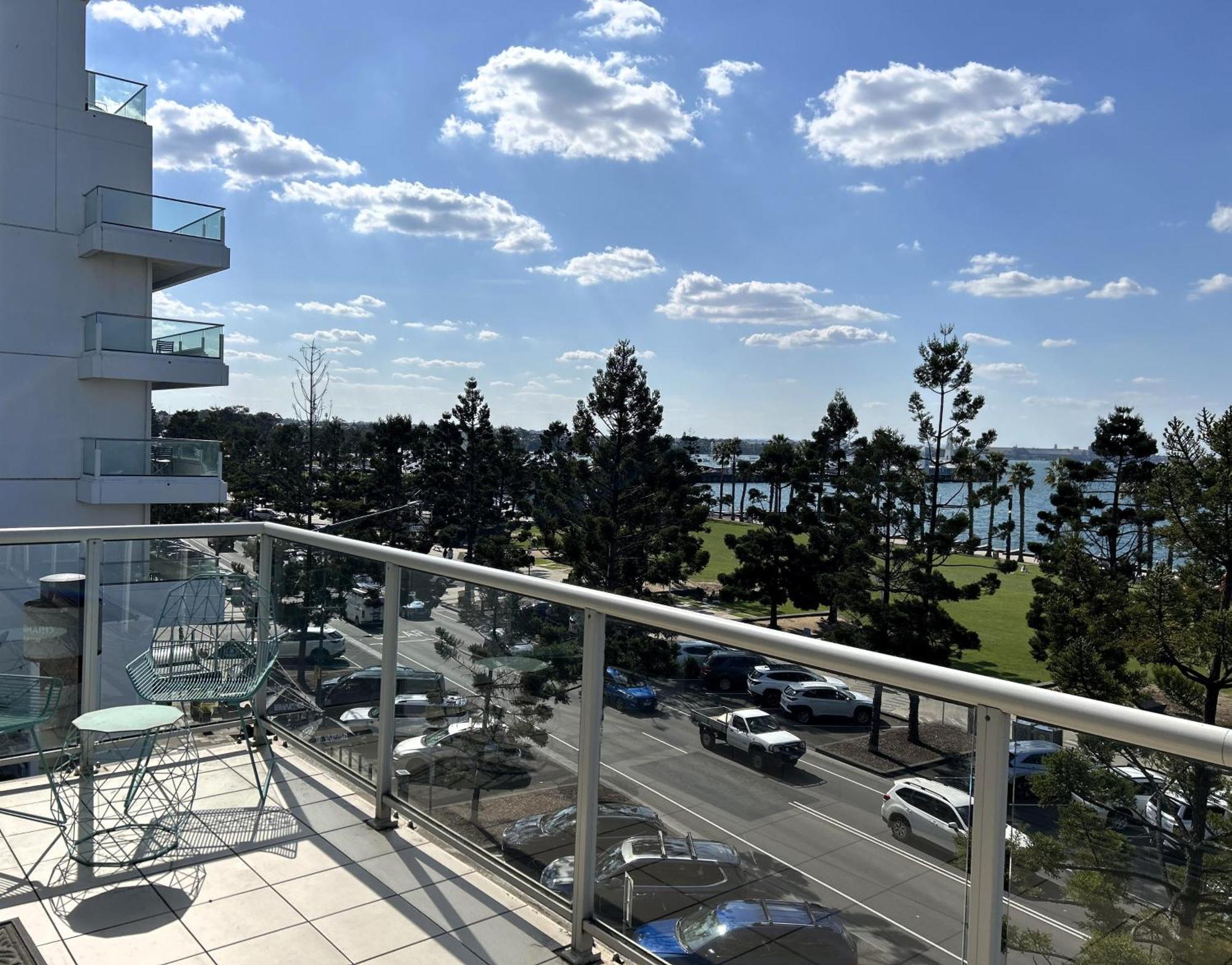 The Waterfront Apartments Джелонг Экстерьер фото